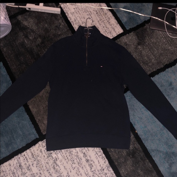 Tommy Hilfiger Sweater - Picture 1 of 2